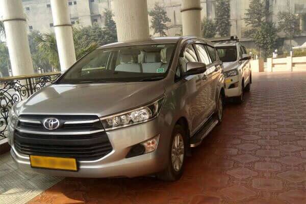 toyota-innova - hire innova in jaipur